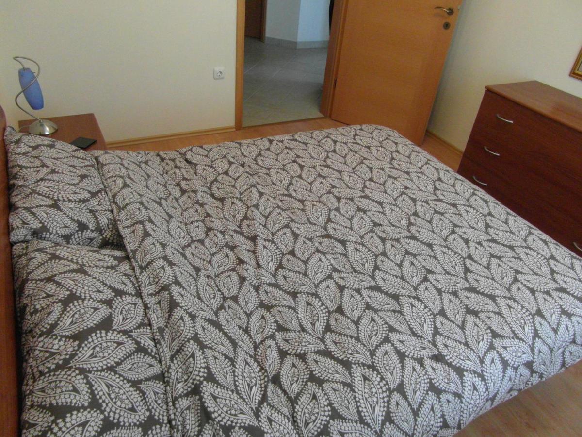 Bentley - Sea-View - 2 Bedroom Apartment Premantura Exterior photo