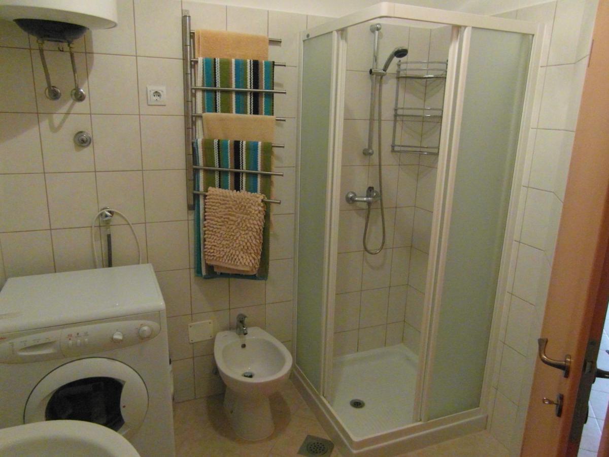 Bentley - Sea-View - 2 Bedroom Apartment Premantura Exterior photo
